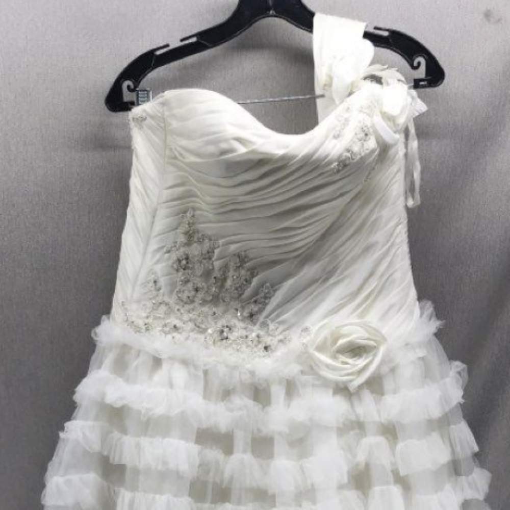 Alfred Angelo Fairy Tale White Gown - Picture 7 of 7